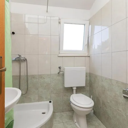 Lovely In With Wifi Holiday home