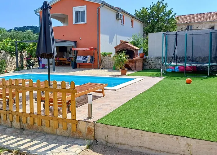 Semesterbostad Stunning In *